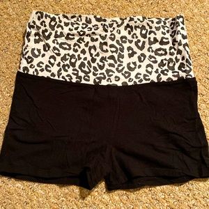 Rue 21 Spandex. Cheetah waist band. Size M